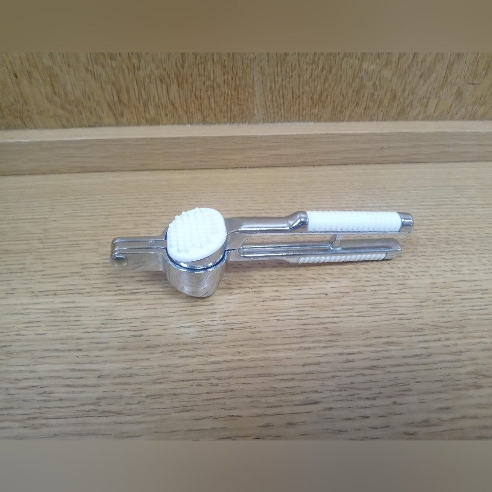 Pedrini Garlic Press